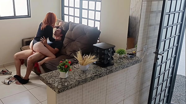 Flagra sexo em público feito por casal exibicionista