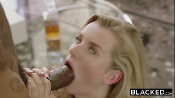 Interracial porn modelo gostosa fode com negão