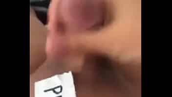 Piroca pequena gozando gostoso