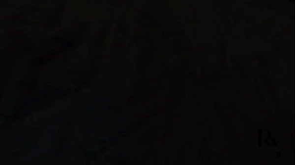 Foda quente com brinquedos entre duas gatas negras safadas