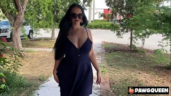 Instruções do PAWGQueen Ryan Smiles: Rebole comigo na cadeira do carro e goze gostoso.