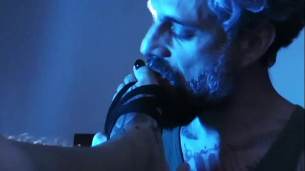 Puta fode minha boca com o pé e pede mais, seu viciado em humilhação