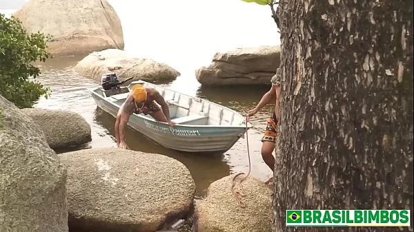 Wanesse Boyer transando com dois homens no Brasil